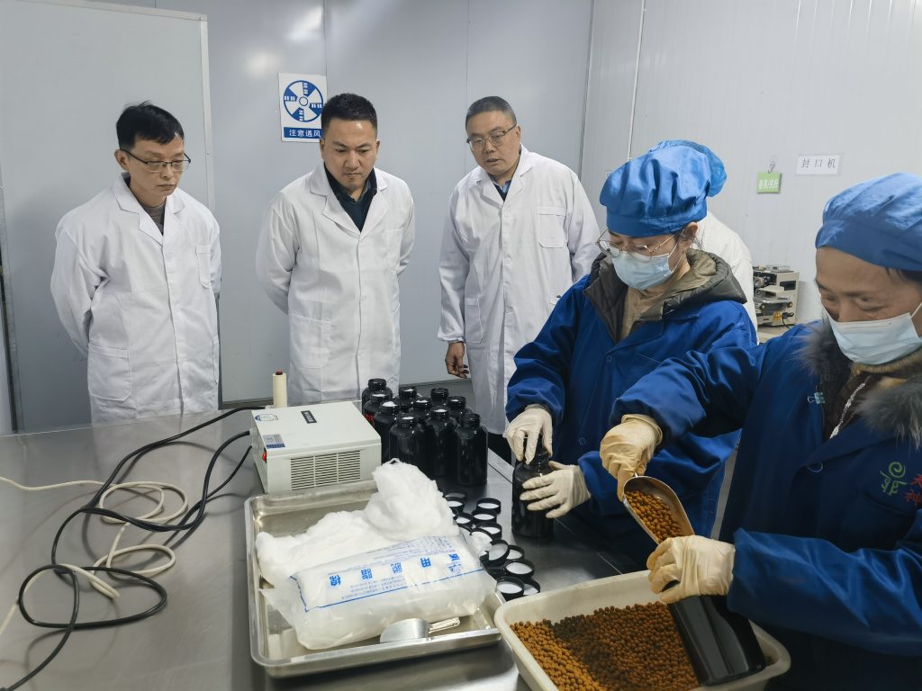 德阳市市场监管局赴四川神农药业有限公司开展药品生产调研